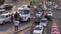 Пробка, драка и десятки нарушений - насыщенное на события видео сняла алматинка