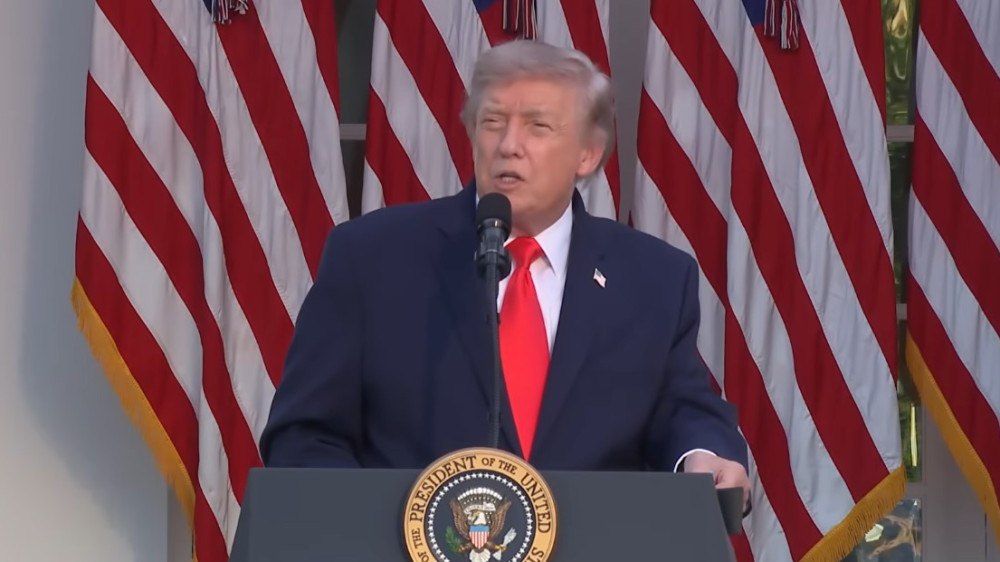 Трамп обвинил Иран в “глупом нарушении перемирия“