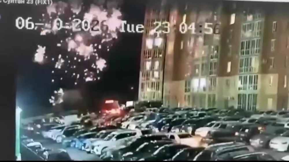 Астанчанка решила эффектно поздравить сестру, но соседям это не понравилось