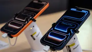 Больше 100 миллионов за два iPhone заплатят налоговики в Алматинской области