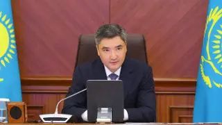 Бектенов о заявлении Конституционного суда: “Снимает с повестки целый ряд вопросов“