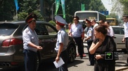 Porsche Cayenne ran over a girl near the site of a traffic accident involving a police officer in Almaty
