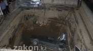 PHOTO: Car fell into the 10-m pit in Almaty