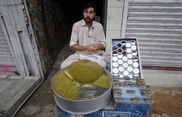 India clamps down on killer chewing tobacco 