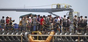 Australia passes law to send boatpeople offshore 