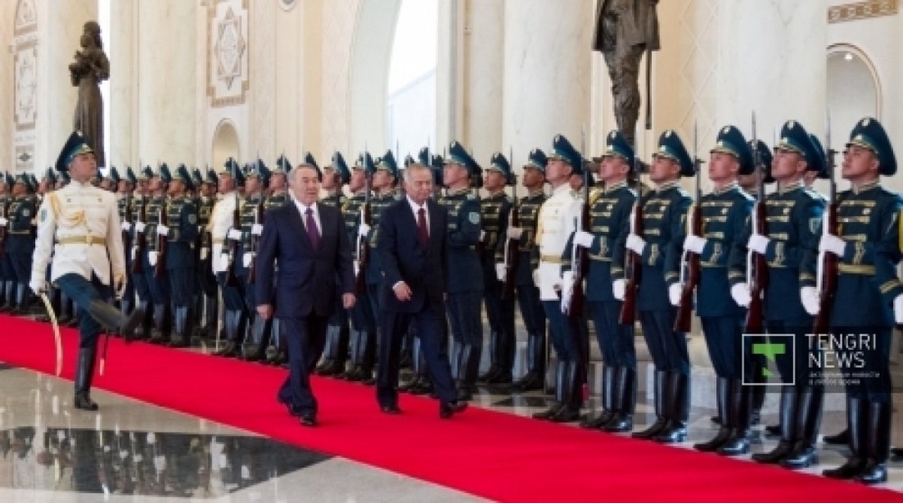 Islam Karimov wants to meet Nursultan Nazarbayev more often