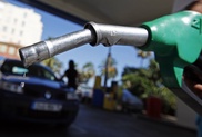 Oil prices hit four-month peaks on Fed stimulus 