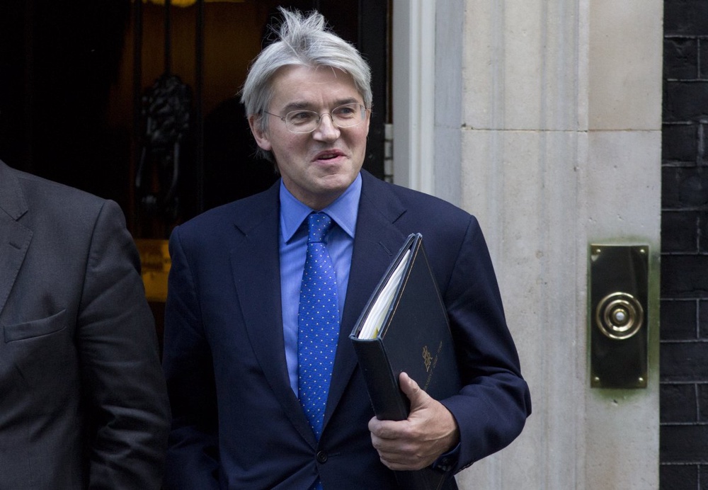 British cabinet minister quits after swearing at police 