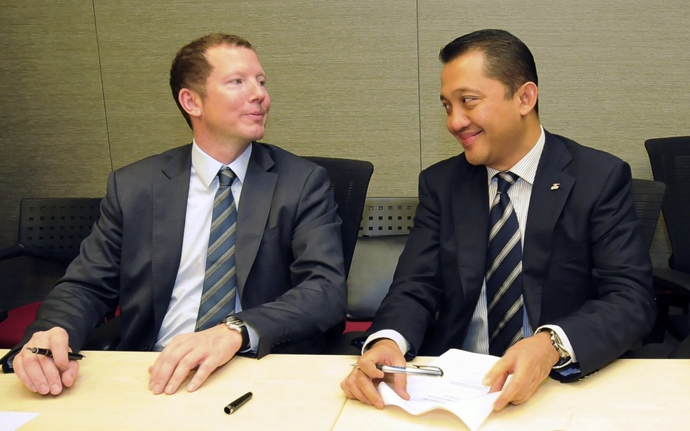 Rothschild mulls counter-bid in Bumi battle: report 