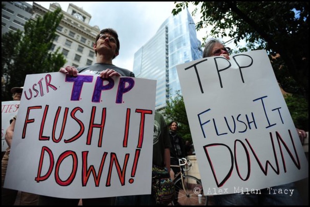 Protests turn violent at trade talks in New Zealand 