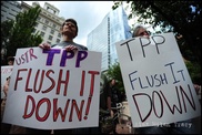 Protests turn violent at trade talks in New Zealand 