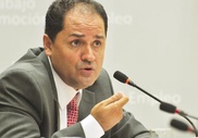 Peru labor minister quits for mistreating airport worker 
