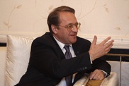 Russia invites Syria opposition chief for talks 
