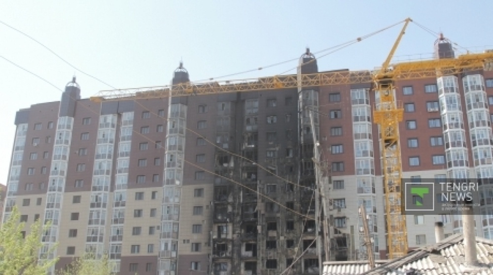 PHOTO: 41 apartments damaged in fire at Bereke residential complex in Astana 