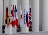 Britain urges bold G8 action on global economy 
