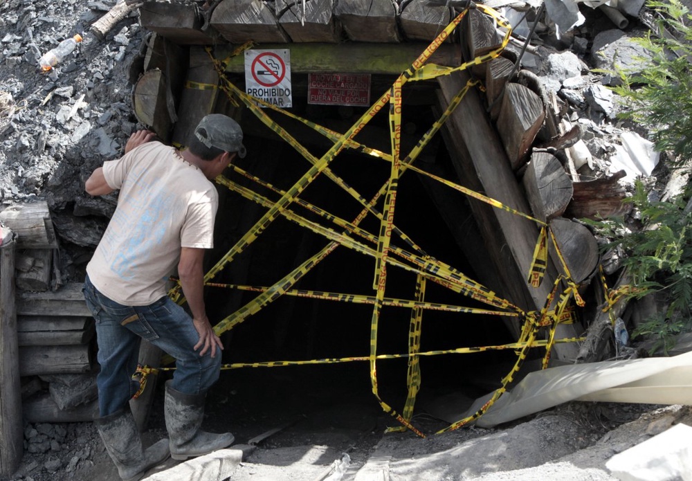 China mine blast kills 28: state media 