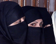 Strong youth support for sharia in Pakistan: survey 