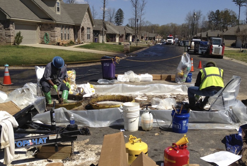 Arkansas opens probe into ExxonMobil spill 