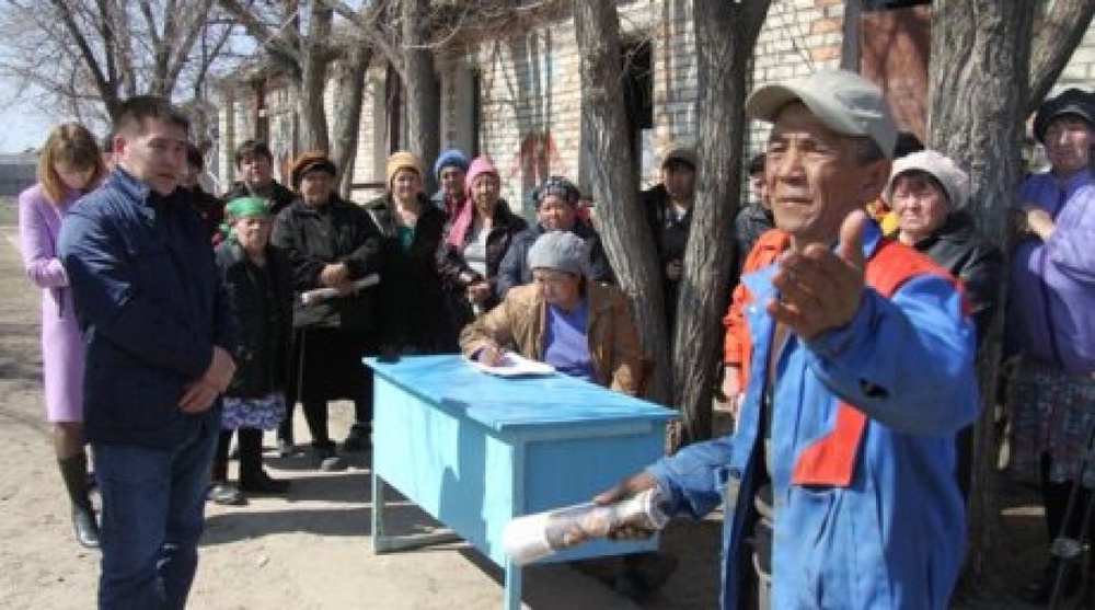 Villagers in West Kazakhstan oppose construction of oil wastes storage