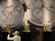 Swiss watchmakers keep wary eye on China