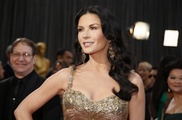 Zeta-Jones back in treatment for bipolar disorder 