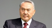 Nazarbayev checks on nano-diamond powder