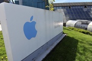 Apple slumps below $400 after analyst comments 