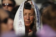Women's prayer tests ultra-Orthodox hold on Western Wall 