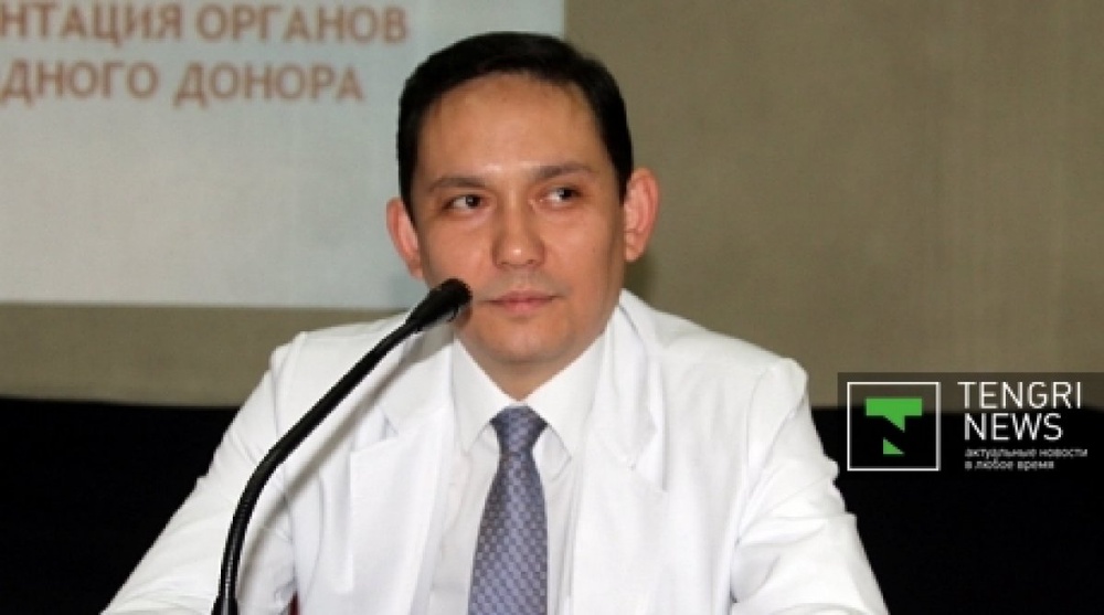 100 doctors transplant organs from one donor to 4 patients in Kazakhstan