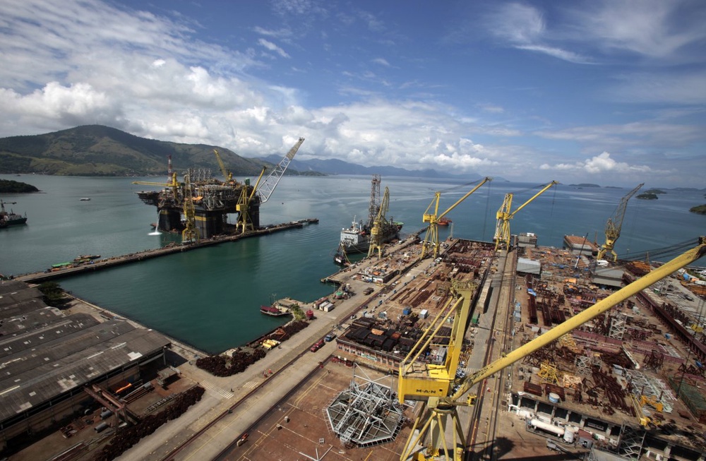 Brazil energy giant paid bribes to parties: press 