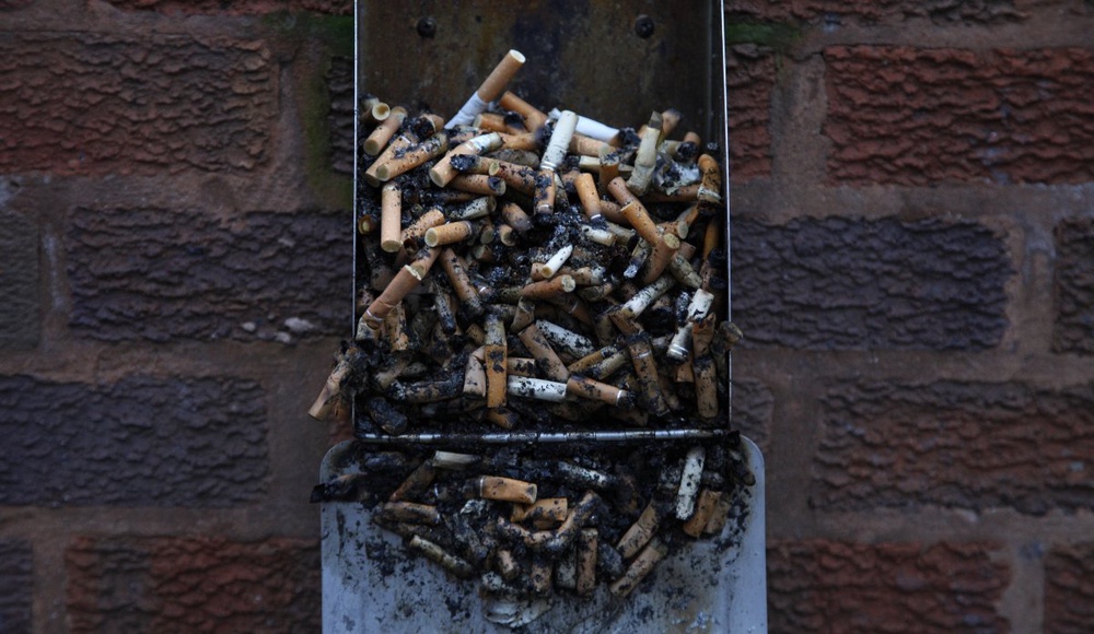 Smoking warning works just on front of cigarette pack