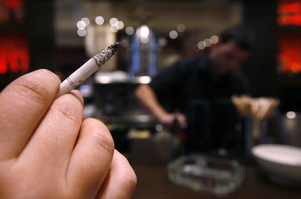 Obama says he quit cigarettes for fear of wife