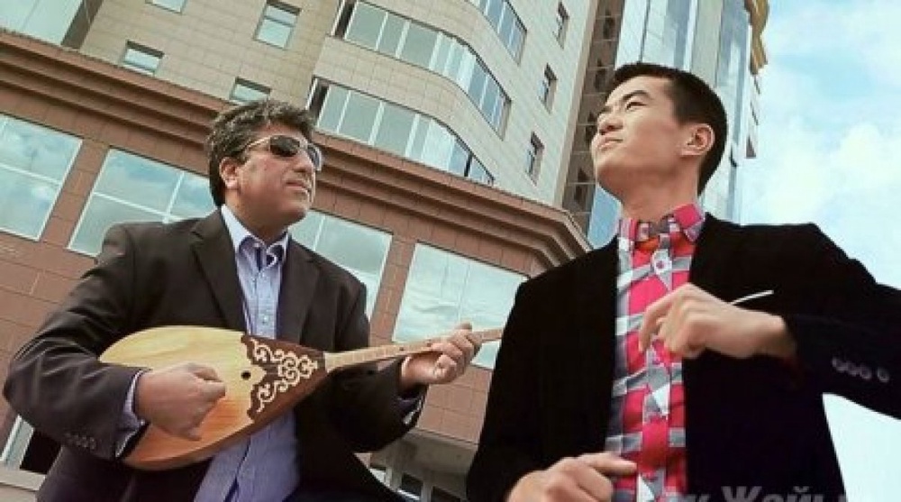 Italian engineer makes music video about Atyrau