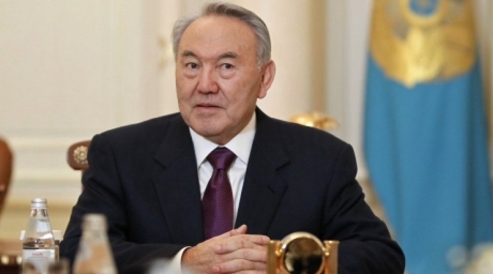 Kazakhstan’s President Nazarbayev meets Canada’s Foreign Minister John Baird