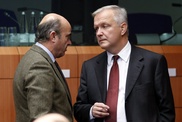 Eurozone warns Spain, Italy to deliver on commitments