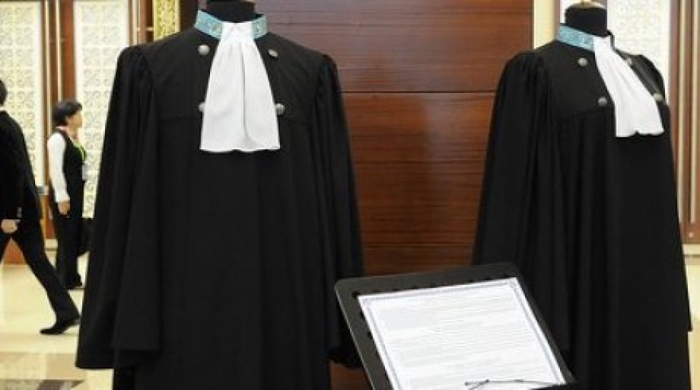 Kazakhstan to change judge's robe design in 2014