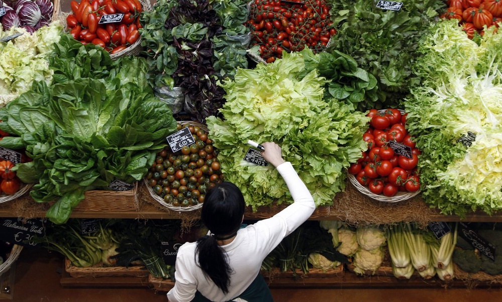 Panic in the kitchen: UK digests new fruit and veg advice