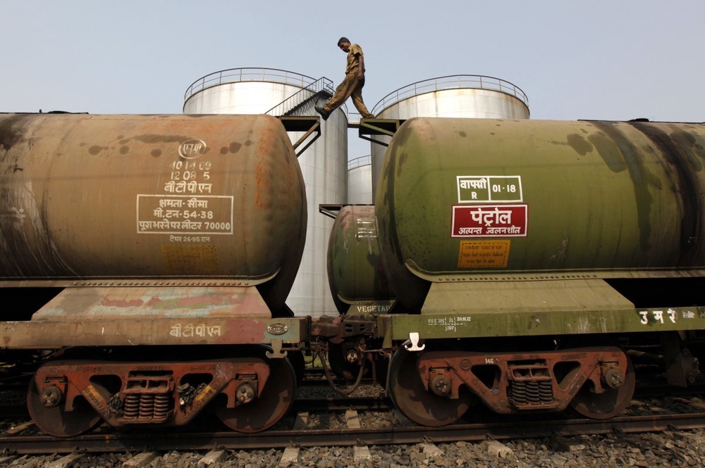 Iran oil exports rise to 1.2 mn barrels per day