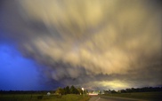 At least 10 killed in powerful US tornadoes