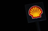 Shell reduces holding in Woodside