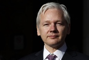 Assange asked to model during London Fashion Week