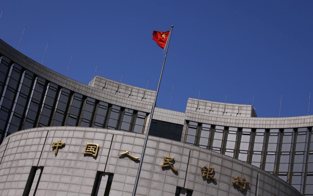 China signs yuan accords with France, Luxembourg