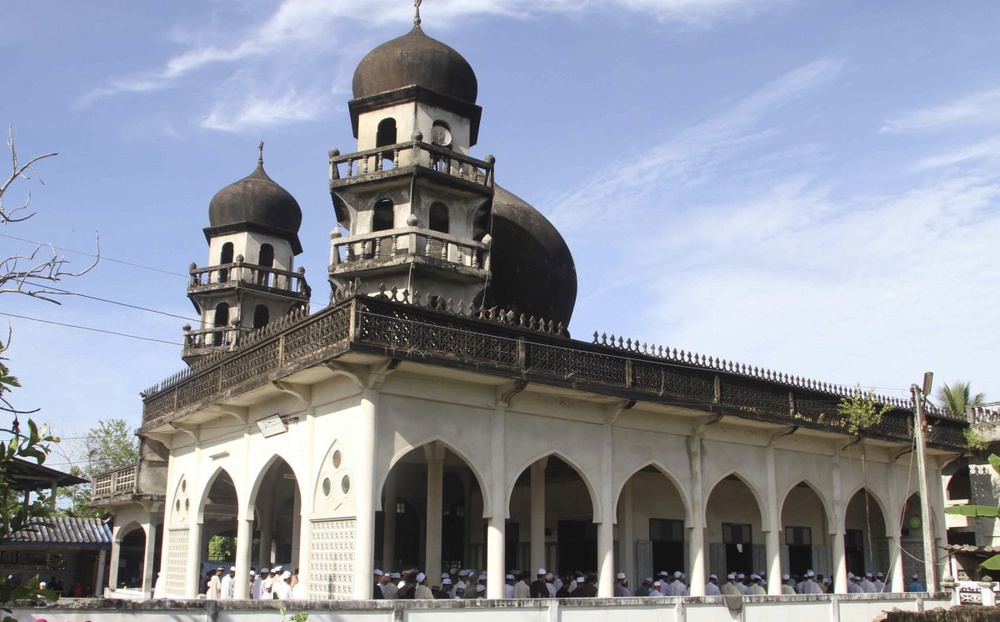 Man shot dead in Thailand mosque attack: police