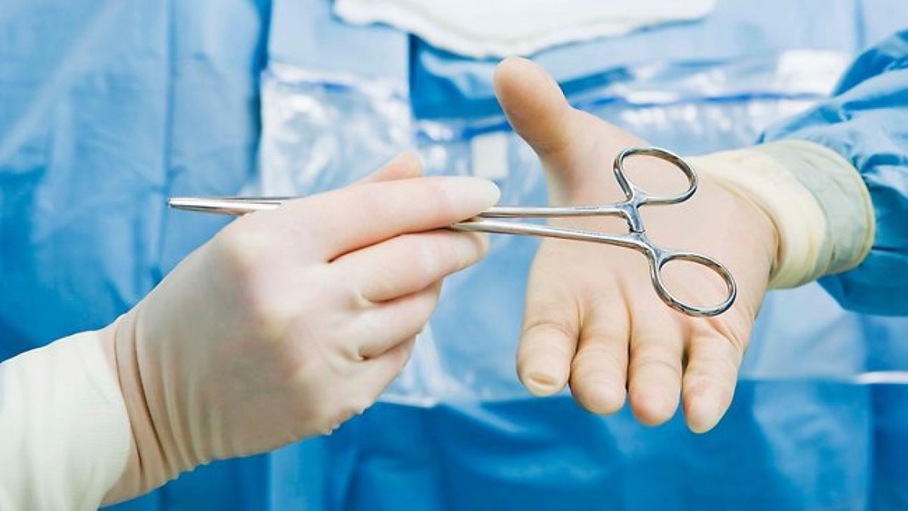 Almaty surgeon invents new type of trocar to treat urological diseases