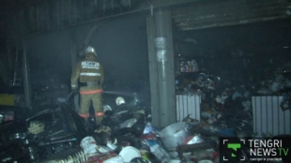 Almaty's 'Optovka' catches fire