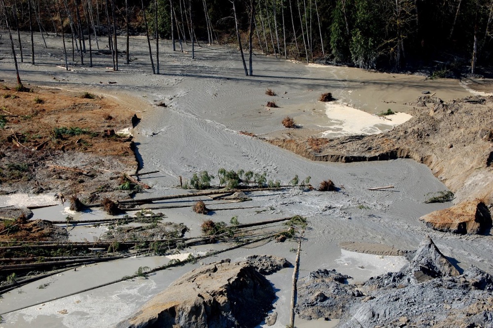Up to 18 unaccounted for in deadly US landslide