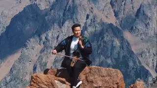 Kazakh musician amazed with kobyz performance at Shymbulak mountains