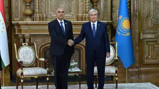Kazakh President Tokayev meets with Tajikistan leaders