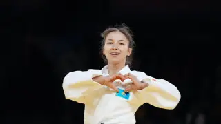 Kazakh Paralympic champion becomes social media sensation