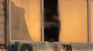 Man jumped from the fourth floor in Aktau after stabbing himself